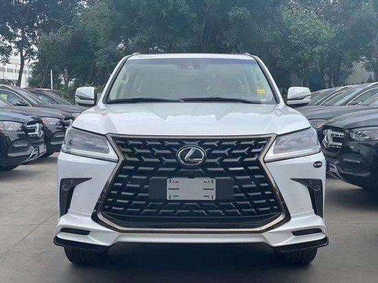 天博：22款雷克萨斯LX570绝版160余万起(图2)