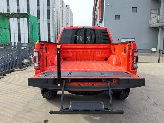 天博：福特F150猛禽R52T港口现车国六B(图6)