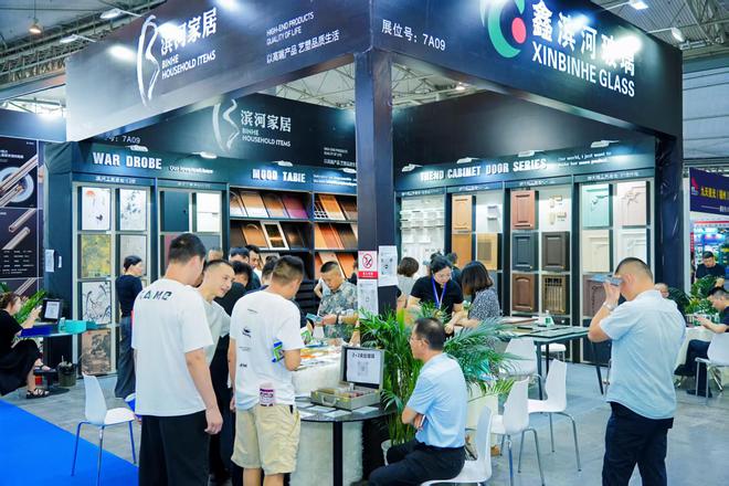 宋式美学新风格 智能制造新工艺 开展第二天 第25届成都家具展热度不减(图5)