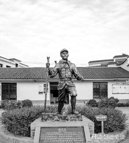 76年老农触摸博物馆文物遭呵斥老农当场痛哭：它是我背到延安的(图7)
