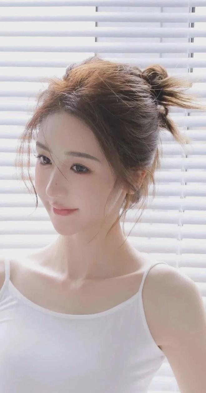 一女两男一洞双茎(图1)