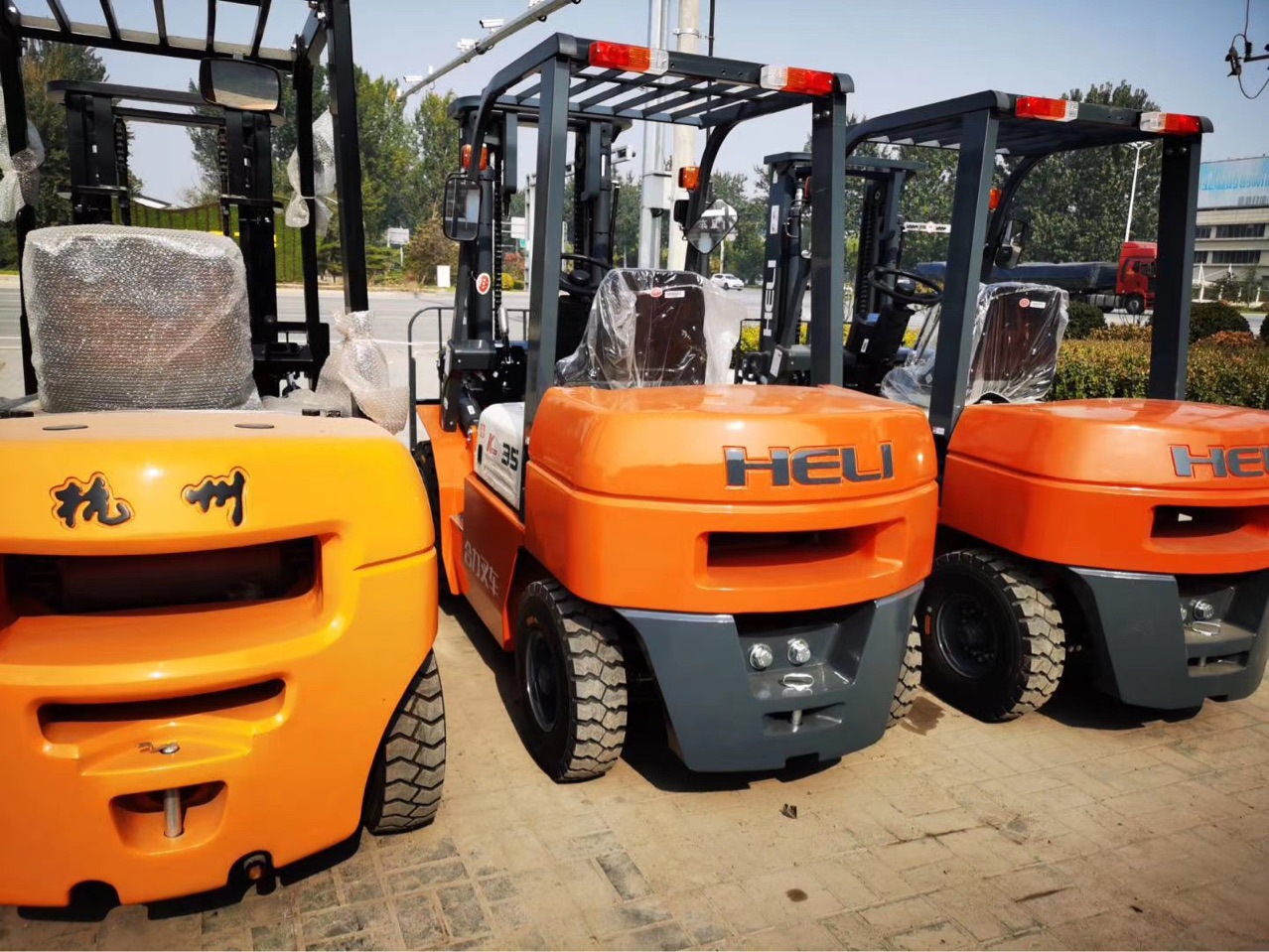 合力叉车K系列 2-35吨柴油平衡重式叉车(图1)